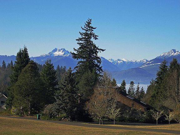 3rd image of 11220 Mountain Vista Cir NW