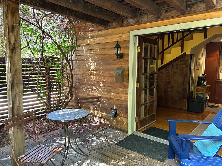 6621 De Longpre Ave — Photo 4