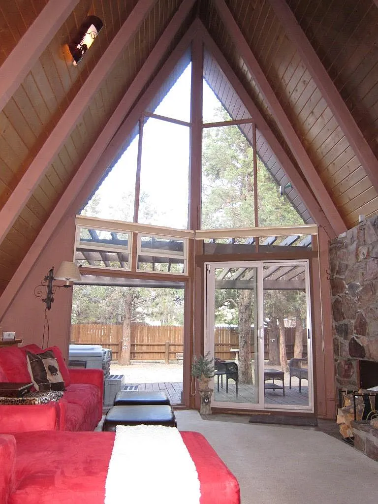 E Mountain View Blvd, Big Bear City — Photo 2