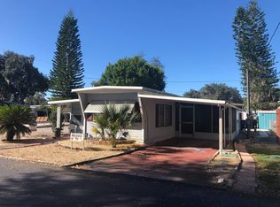 82 Holly Dr, Tavares, FL 32778