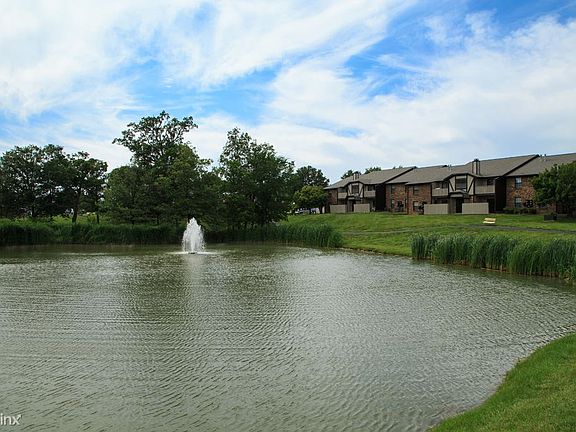 Signs-Lake-Clubhouse_07_FilmThatHouse