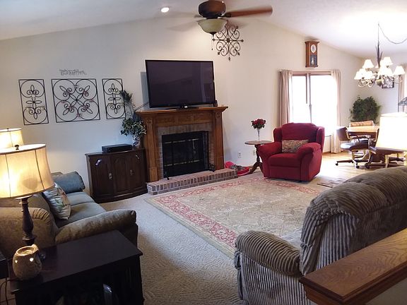 Vaulted Ceiling in Living Room