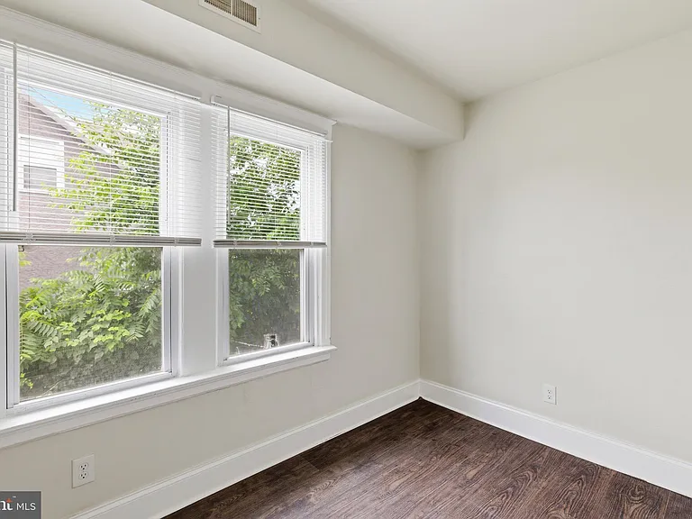 820 Greenhill Rd — Photo 10