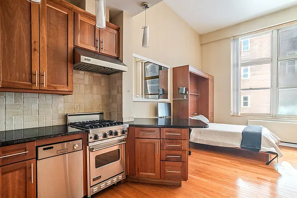 Sold by Compass | media 5