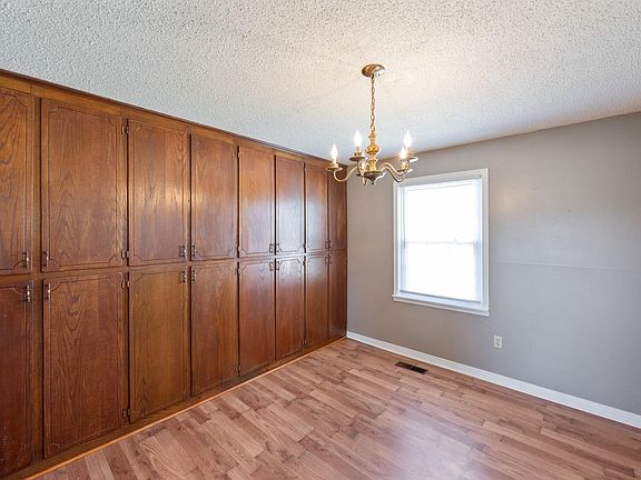 5th image of 1705-100 State Hwy W