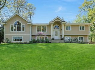 16 Old Brick Rd, New City, NY 10956