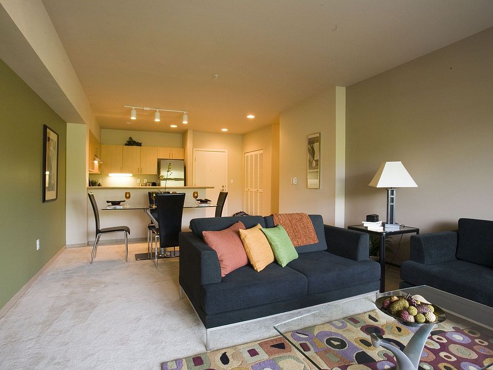 2nd image of 19500 Ballinger Way NE APT 104