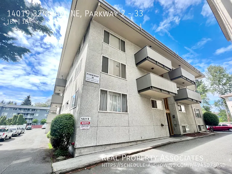 Parkway 2 — Photo 1
