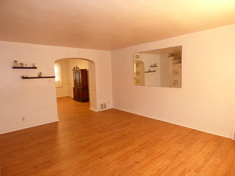 3340 Lansing St — Photo 10