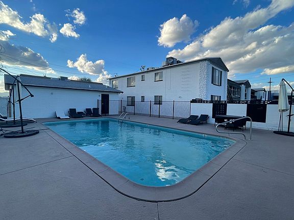 5th image of 301 W Helen St #207
