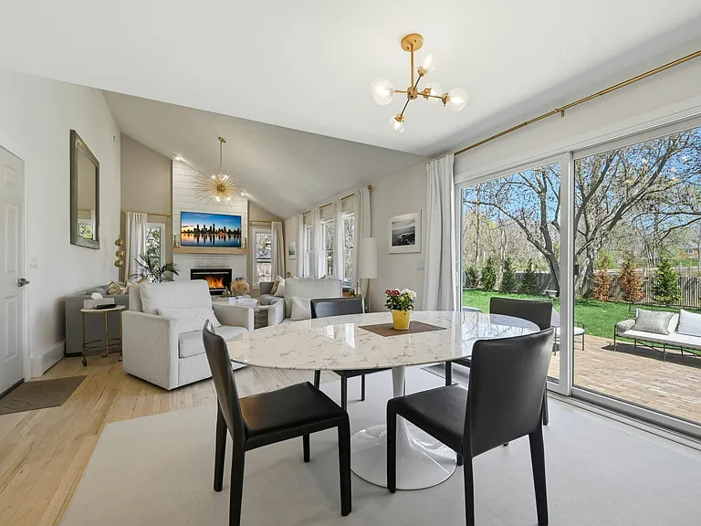 875 Deerfoot Path — Photo 13
