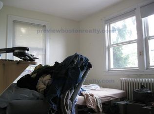 92 Algonquin Rd #8, Chestnut Hill, MA 02467