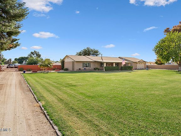 3rd image of 3601 W YORKSHIRE Drive