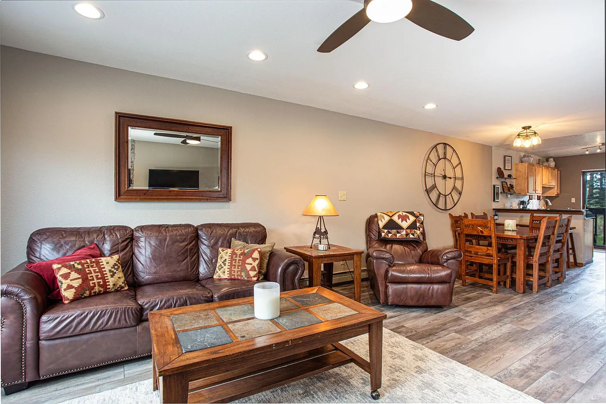 Building Photo - 741 Lagoon Dr