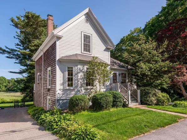 84 Martin St, Essex, MA 01929