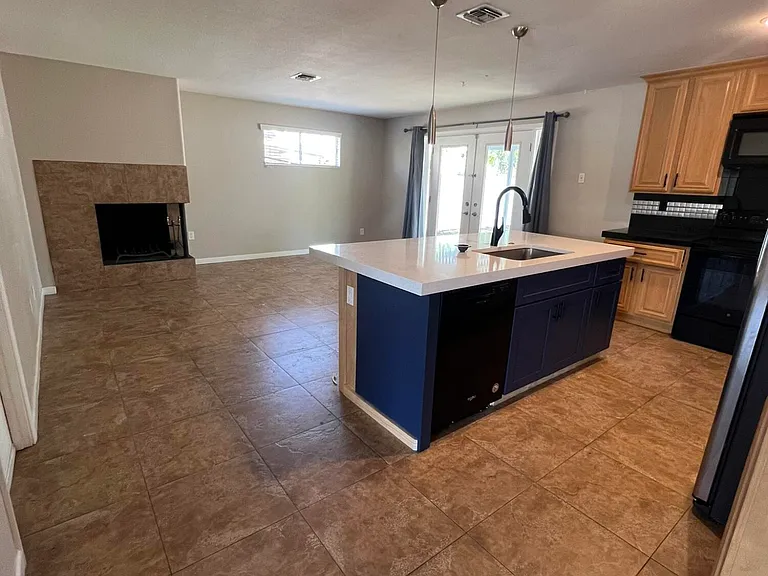 233 E Huntington Dr #233 — Photo 5