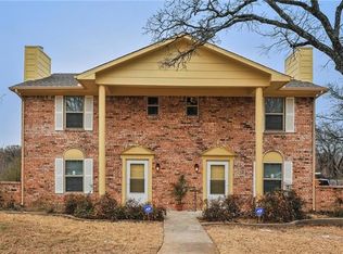 1933 Crooked Ln, Fort Worth, TX 76112