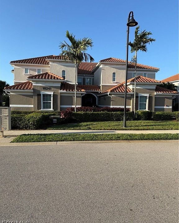 1st image of 10241 Glastonbury Cir #101