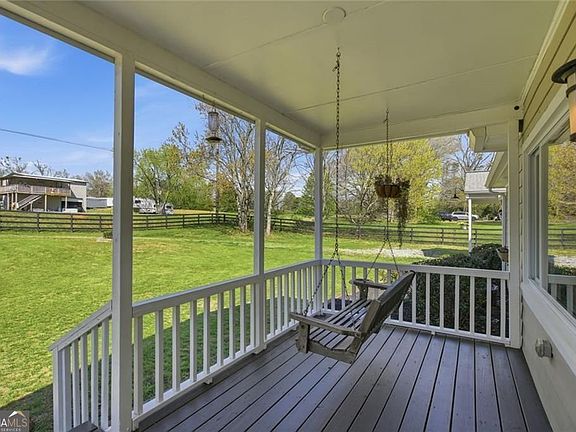 5th image of 2215 Roper Rd