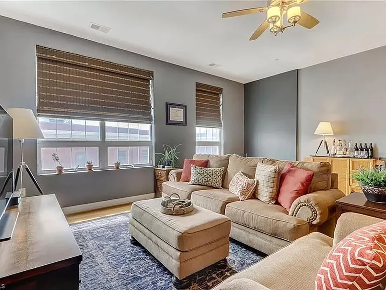 360 S Elm St #204 — Photo 4