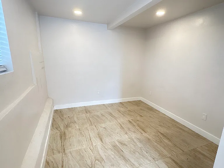 2771 Logan Ave #B — Photo 4