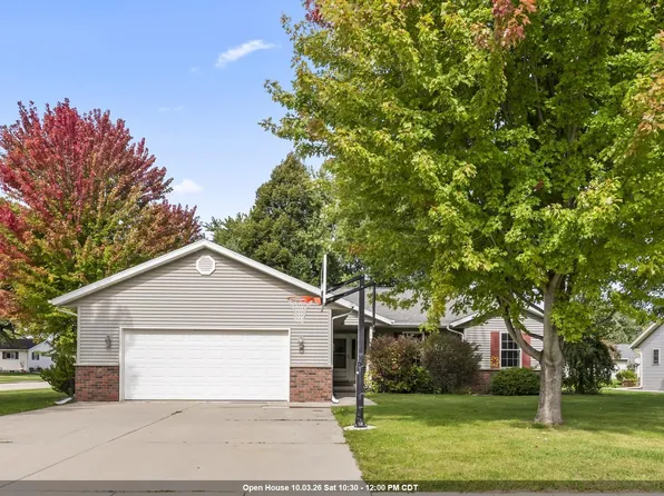 450 Bittersweet Ln, Waupun, WI 53963