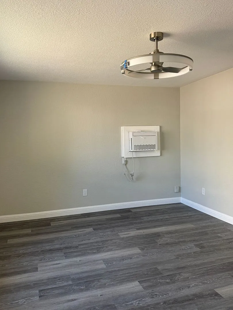2 bed, 1.0 bath, 660 sqft, $1,595 — Photo 2