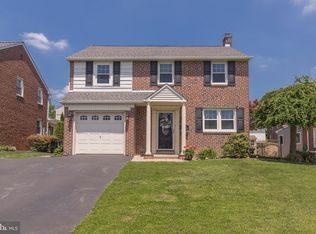137 Flintlock Rd, Drexel Hill, PA 19026