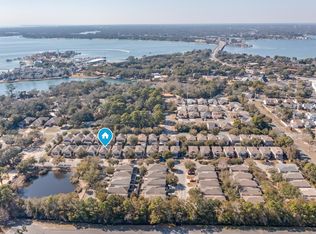 809 Sugar Plum Ln, Shalimar, FL 32579