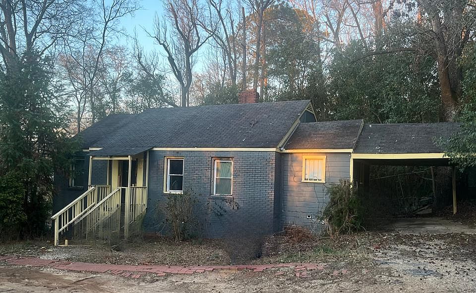 1st image of 6 Stuart Dr