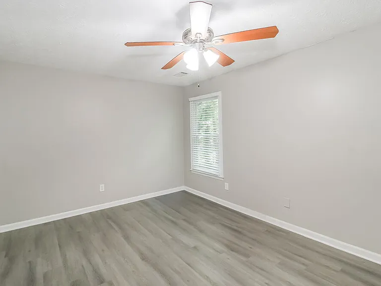 275 Oak St — Photo 12