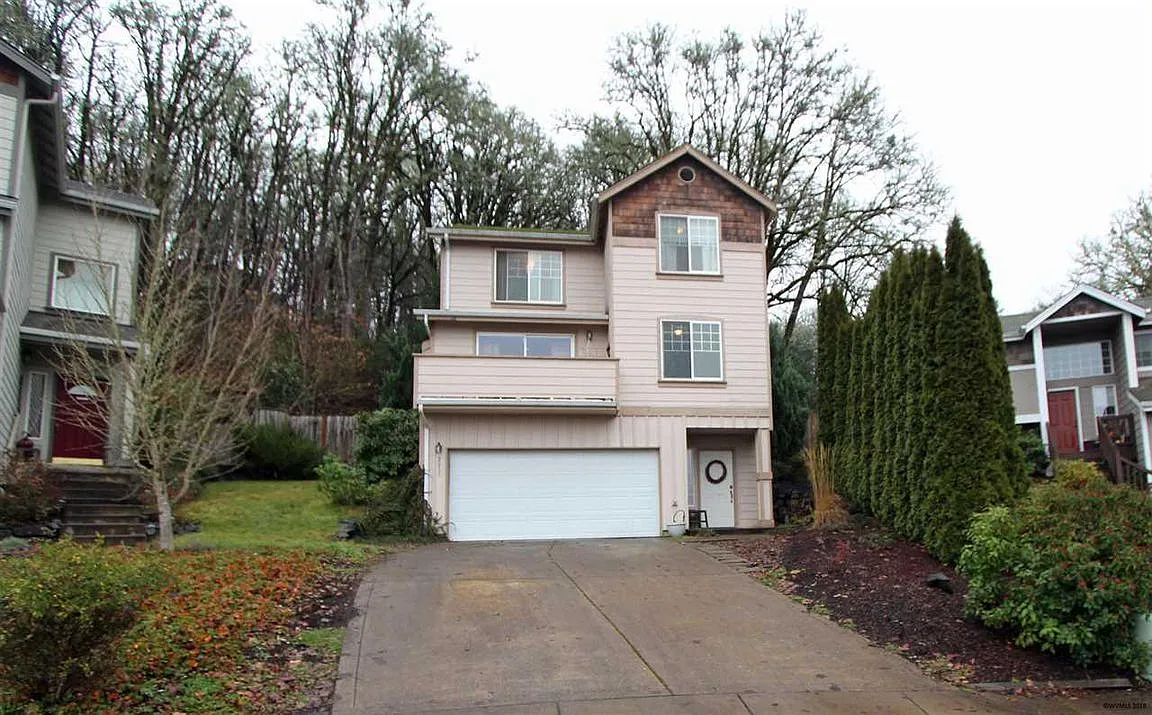3008 Maplewood Ct photo 1