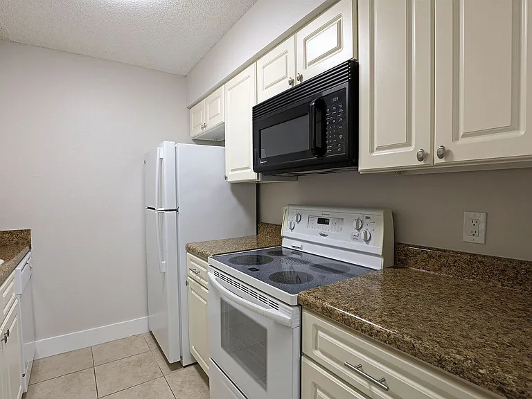 5303 Summerlin Rd #301 — Photo 9