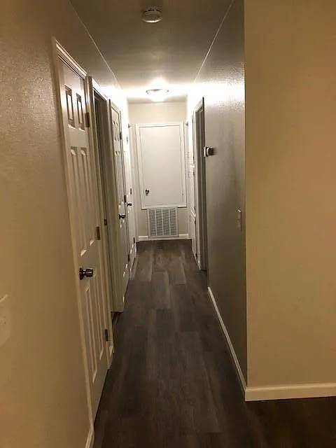3 bed, 900 sqft, $1,550 — Photo 4