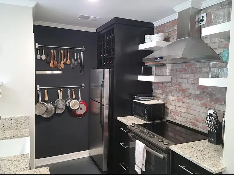 900 Taylor St #3 — Photo 3