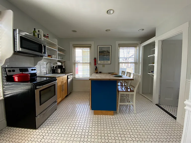 29 Marsh St #1 — Photo 18