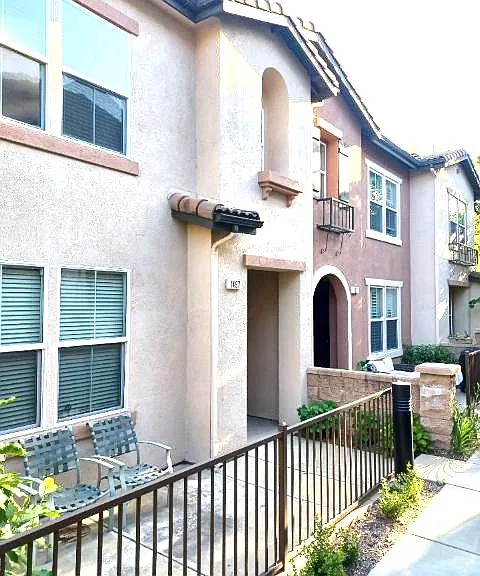 1497 Amsterdam Ct — Photo 1