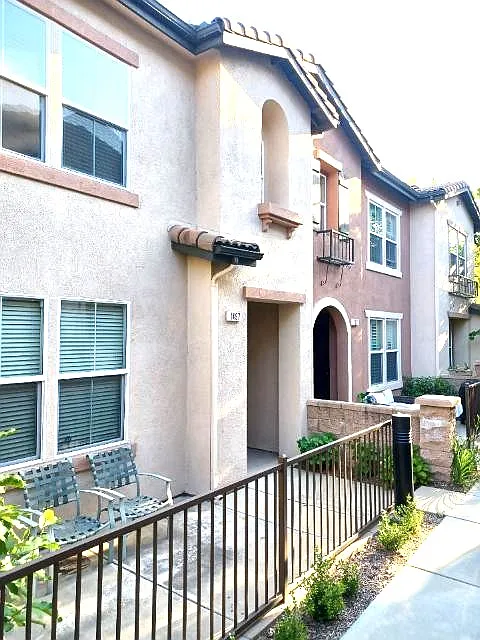 1497 Amsterdam Ct