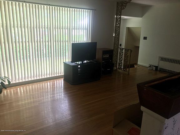 3rd image of 58 Bear St