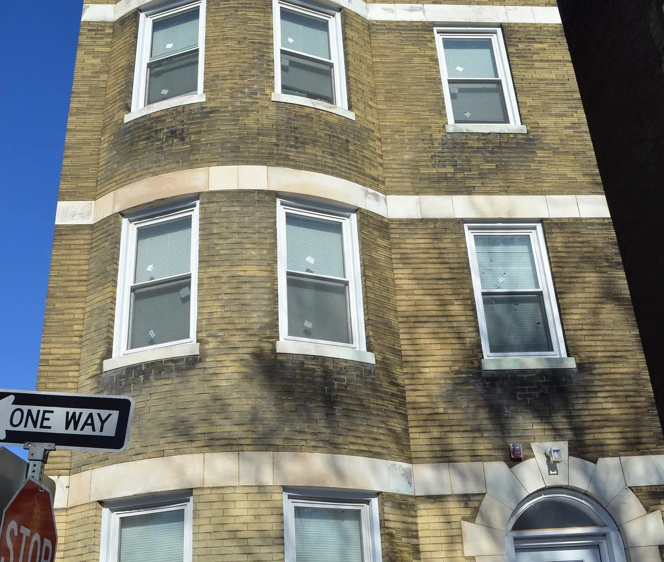 3 bed, 3.0 bath, $4,200 — Photo 1