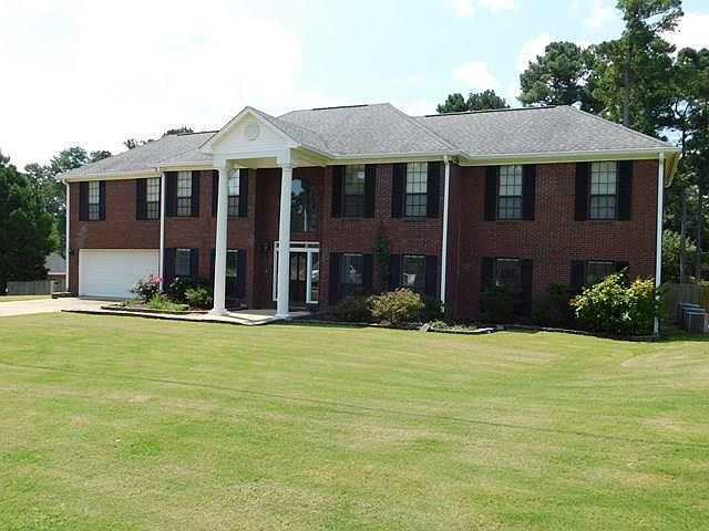 1st image of 747 Shady Oaks Cir