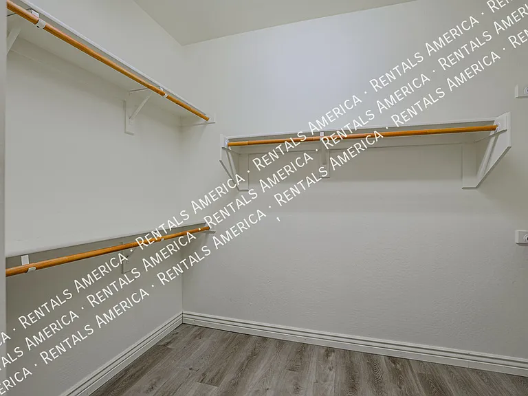 4217 W Winston Dr — Photo 14
