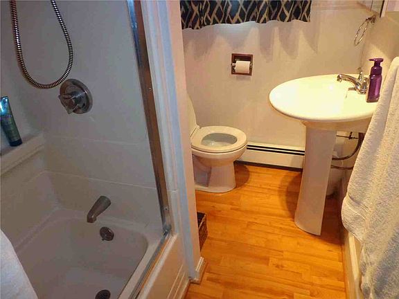 2nd image of 165 New York Ave #2