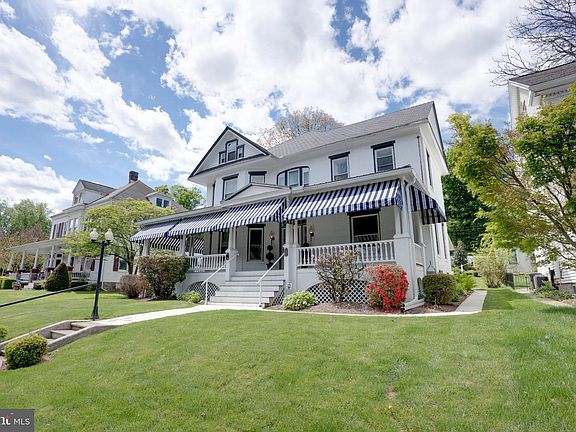 3rd image of 149 Walnut St