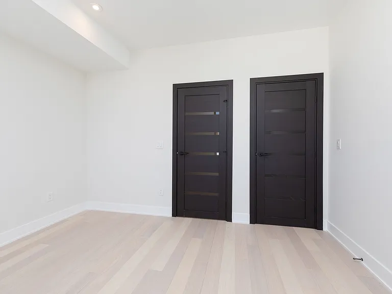 2541 Turner St — Photo 15