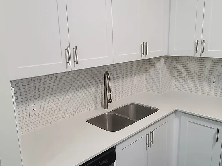 128 King St N #909 — Photo 3