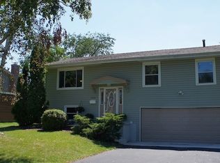 524 Mohican Rd, Carol Stream, IL 60188