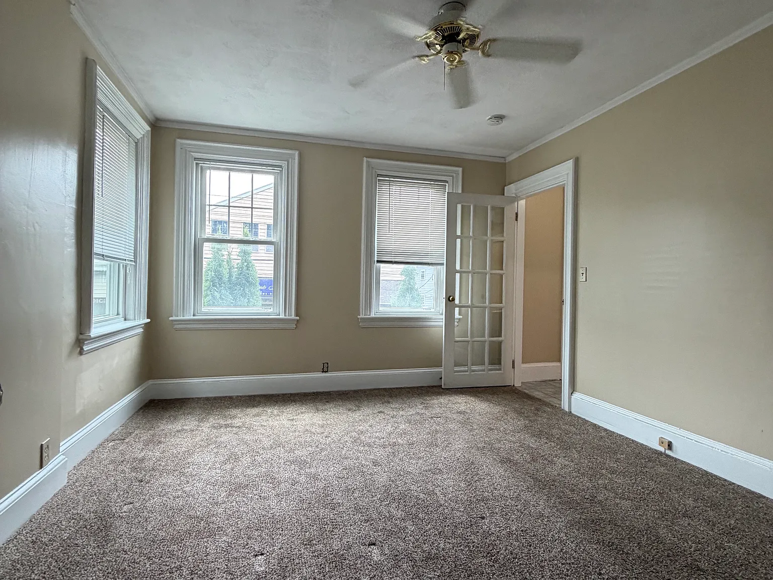 2 bed, 1000 sqft, $2,300 — Photo 4
