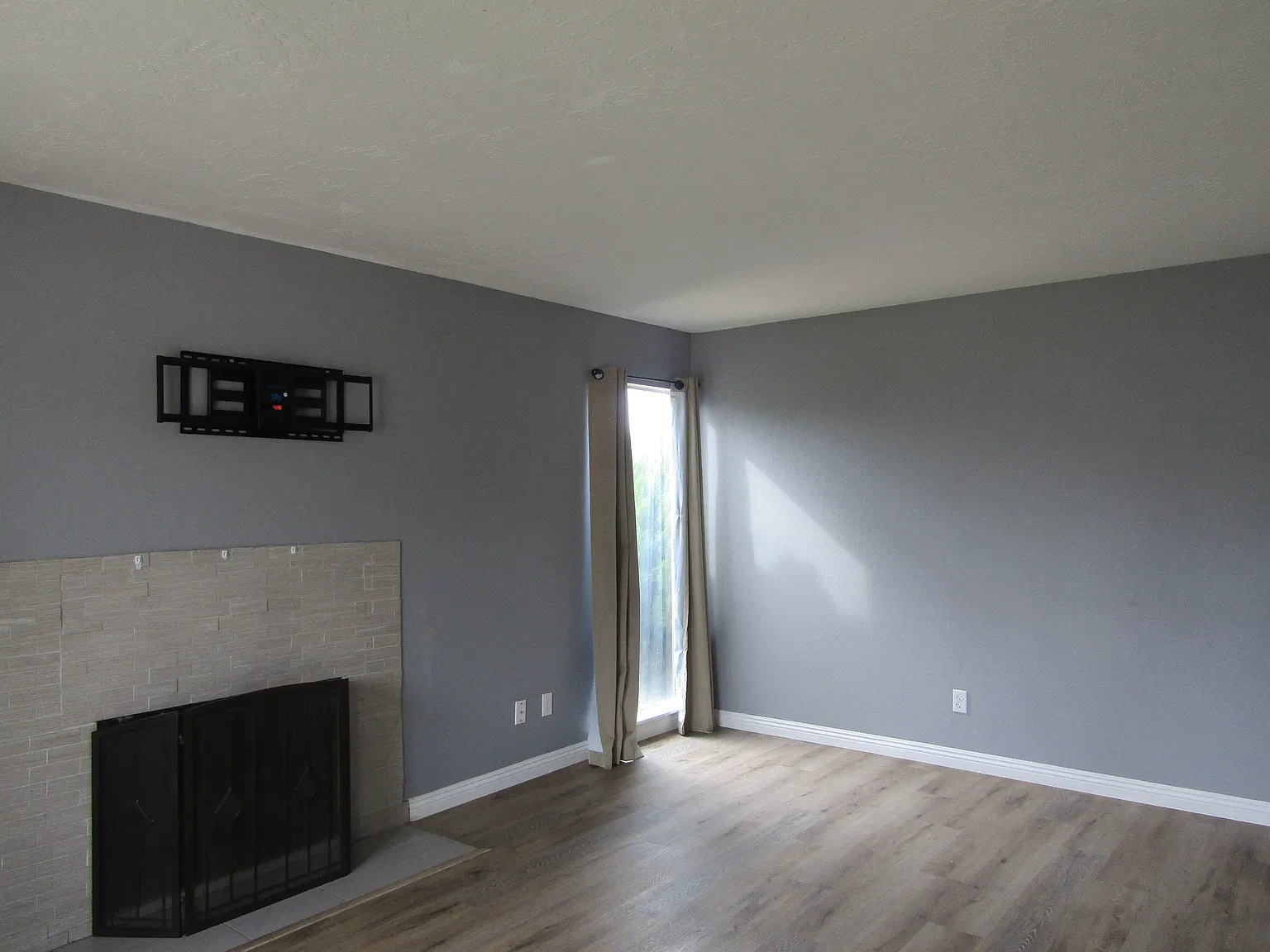 3 bed, 1163 sqft, $2,399 — Photo 4