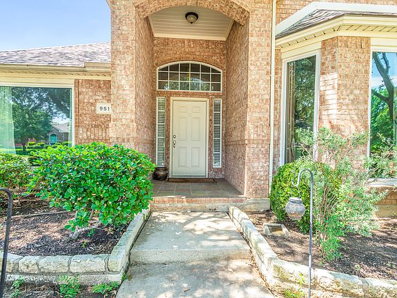 3rd image of 9517 Windy Hollow Dr